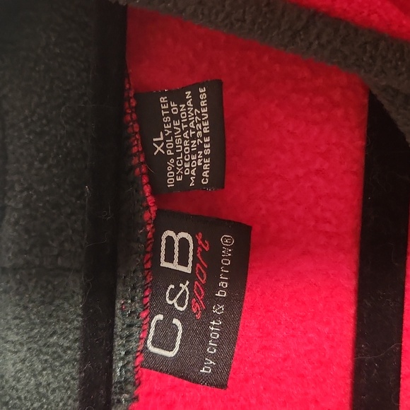 Vintage Holiday Fleece, Red and green, Trees Embroidered on Front, Size: XL - Picture 4 of 5